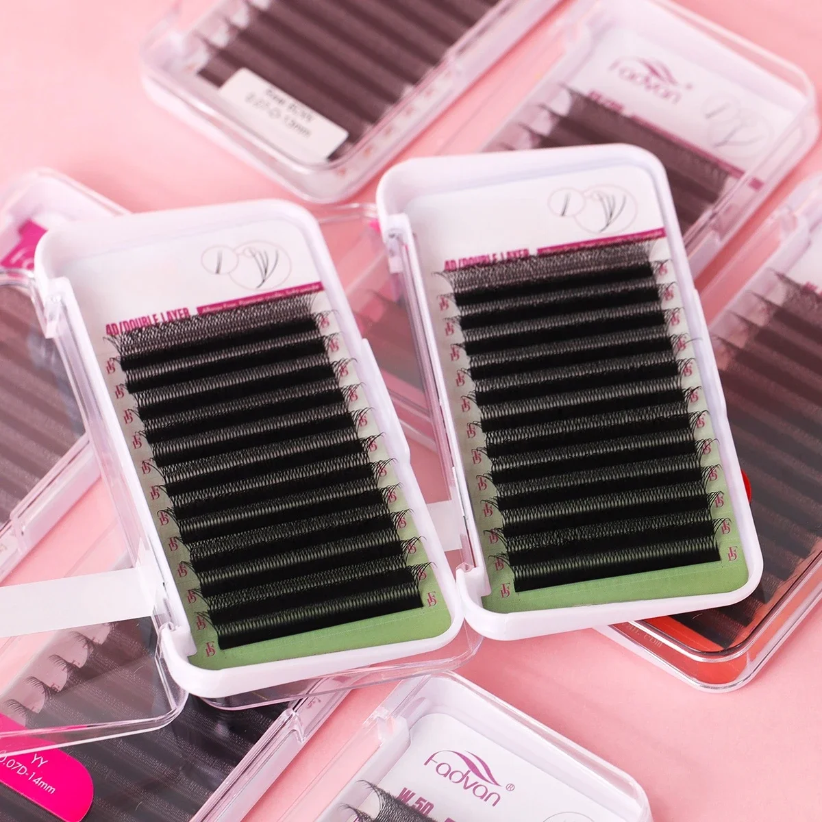 

Private Label Eyelash Extensions in 0.07C/8-14mm Lashes Black Volume Black Hand Made Natural Lash Trays