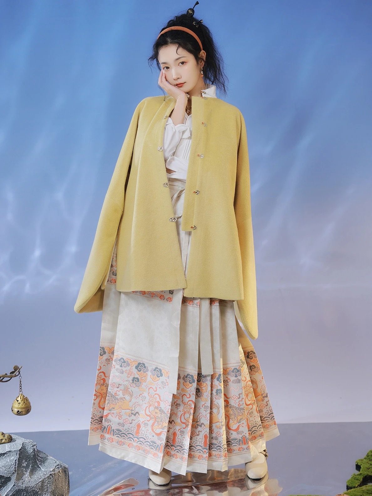 Original Hanfu female Ming horse-faced skirt woven gold imitation makeup red spring and summer new style Woven Gold Skirt