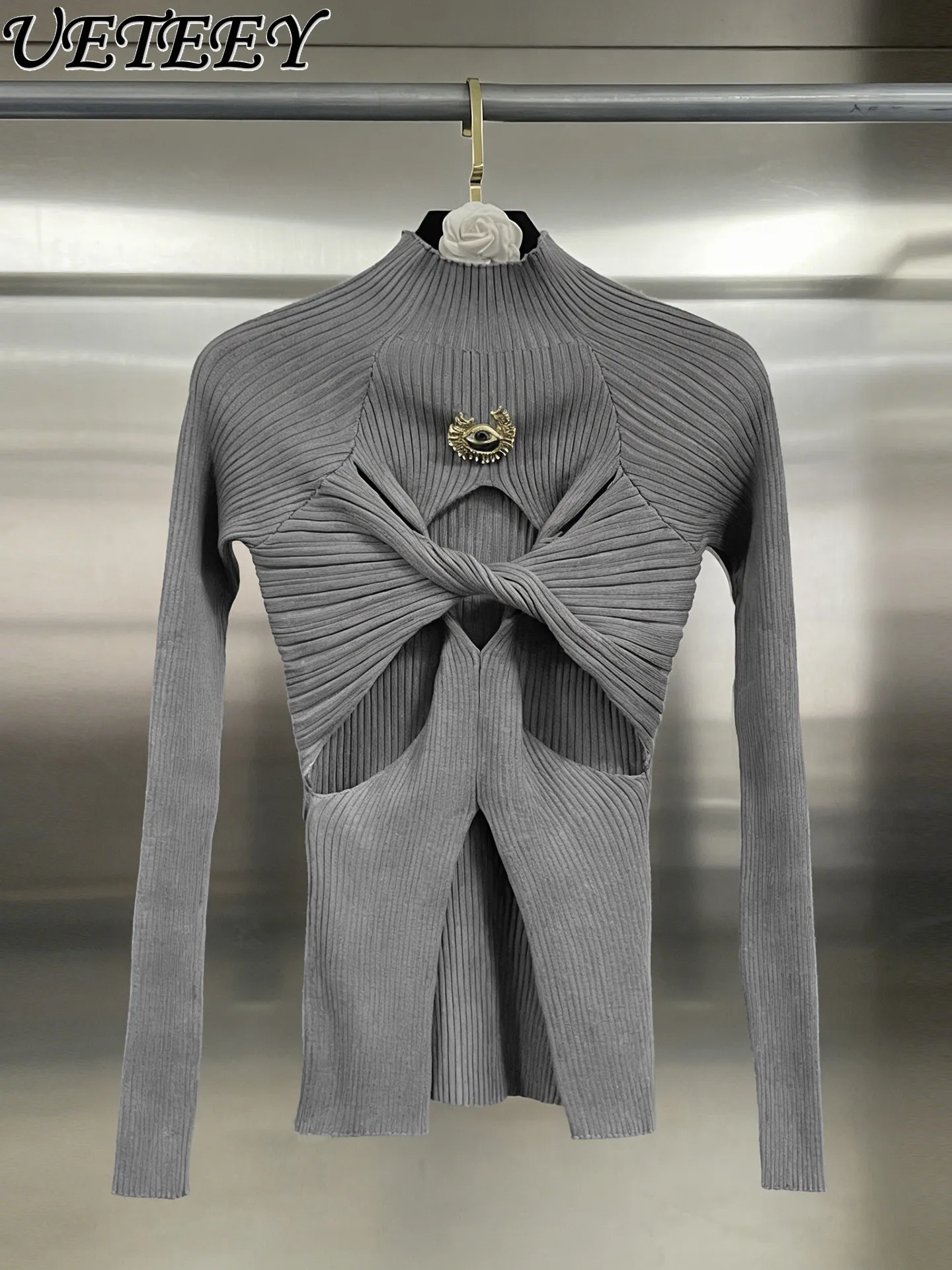 

Сексуальный вязаный свитер с вырезом на груди для девушек, весна 2026, новинка, с металлическим декором, дизайнерский, с воротником-стойкой, универсальная базовая кофта