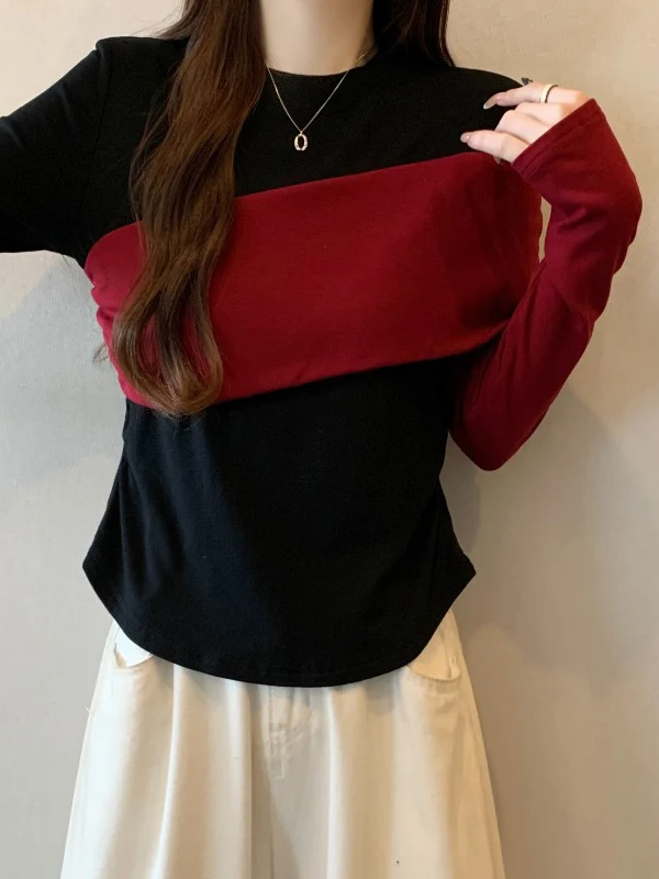 Camiseta de manga larga a rayas negras y rojas para mujer, corte irregular en la cintura, estilo casual de cintura alta para la temporada de invierno