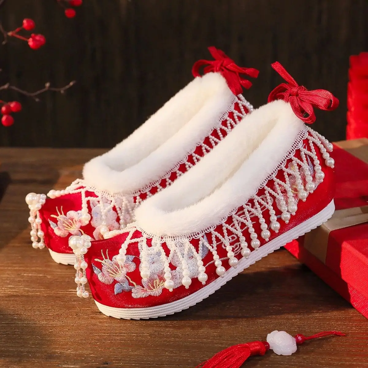 New Han Element Hanfu Shoes Women Fleece Lined Embroidered Height Increase Ancient Style Student Cloth Shoes