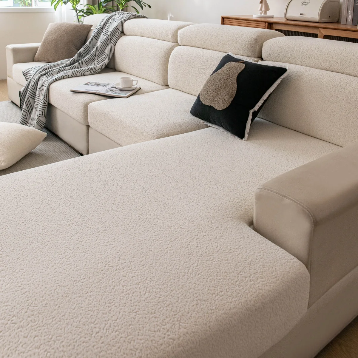 1pc Teddy Plush Solid Color Sofa Cover Elastic Wrap-Around Warm & Comfortable Pet-Friendly Anti-Slip Anti-Dirt Elastic Washable