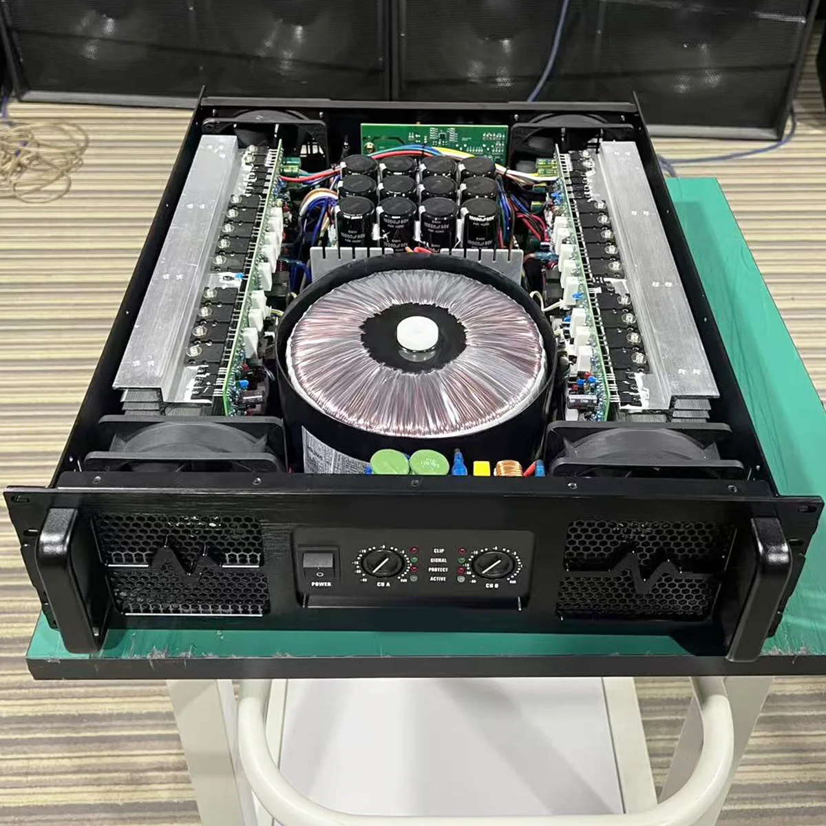Professional-grade Class H 1500W Dual-channel Power Amplifier With An Impedance Of 8 Ohms, Suitable For Parties And Large Stages