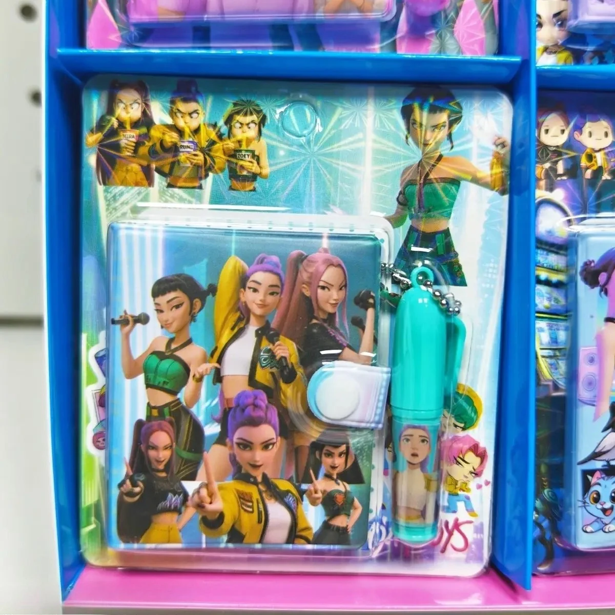 yZ[zKpop f[n^[Y 4 ~j PU m[gubNZbgA킢|PbgW[iA敶AwAeB[At@ւ̃MtgɍœK