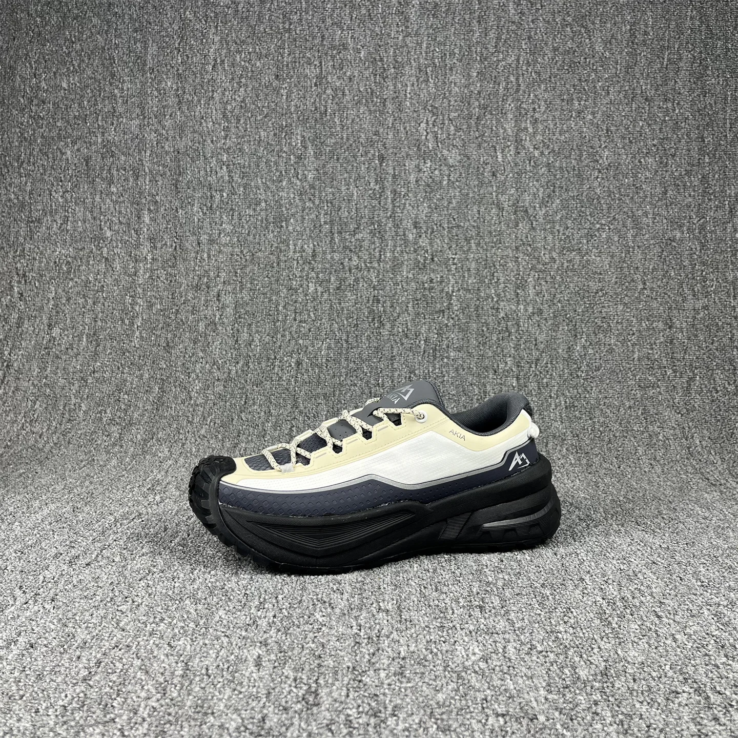 Summer 2025 Men's Fashion Shoes Walking Mesh Breathable Summer Comfortable Casual Shoes Trainers Women's Running Shoes