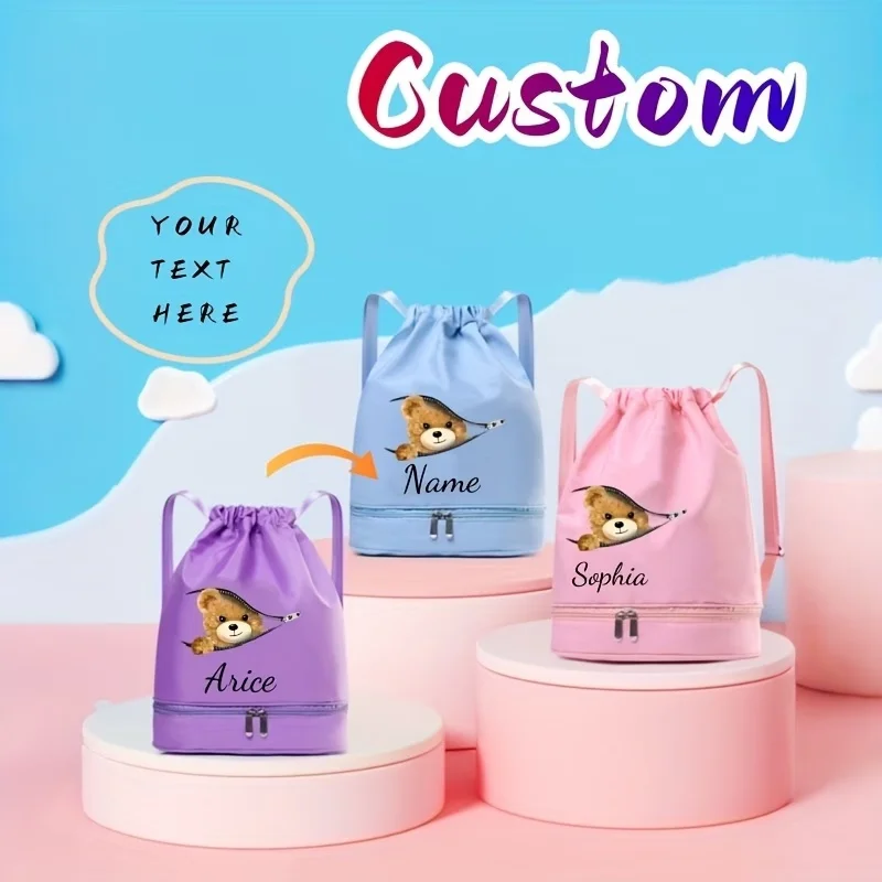 

Персонализированный повседневный универсальный рюкзак на завязках (с принтом медведя) для школьников, с вашим именем, подходит для ежедневного использования.