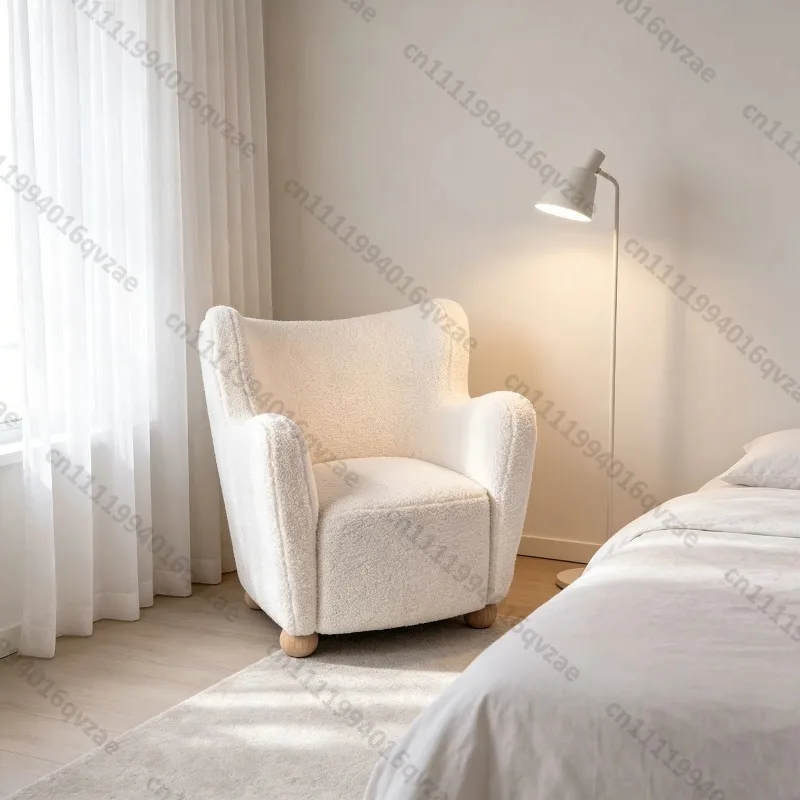 Wooden Leg Armchairs with Faux Lambswool Are Suitable for Living Rooms, Bedrooms, and Apartment Armchairs