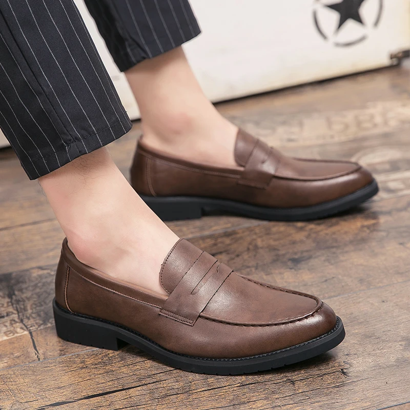 New soft leather breathable leather shoes men Europe station casual British style youth loafers with business bean shoes