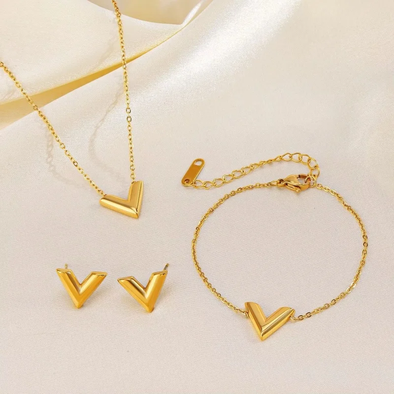 

Fashion New Gold Plated Letter Necklace Earrings Bracelet Set Stainless Steel Jewelry Sets Suitable For Woman Party Gifts