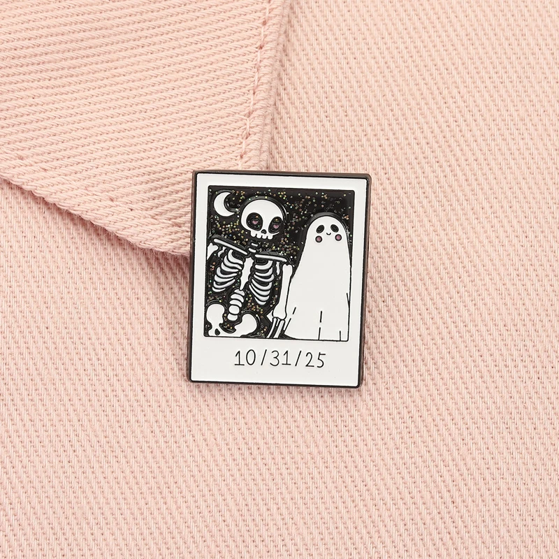Halloween Skeleton Ghost Group Photo Enamel Pin Spook Boo Brooches Lapel Backpack Badge Jewelry Accessories Gift for Friends