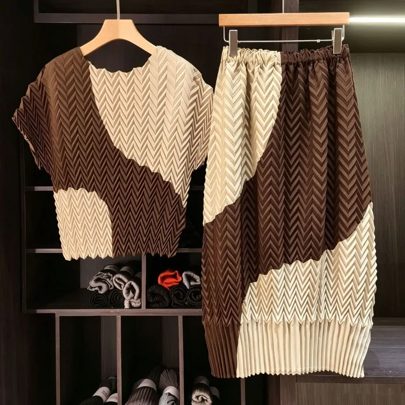 

Miyake Pleated Skirt Set Women 2026 Summer New Color-Block Pineapple Pleats Top+2-Tone Skirt 2-Piece Set Fold Slim Age-Reducing