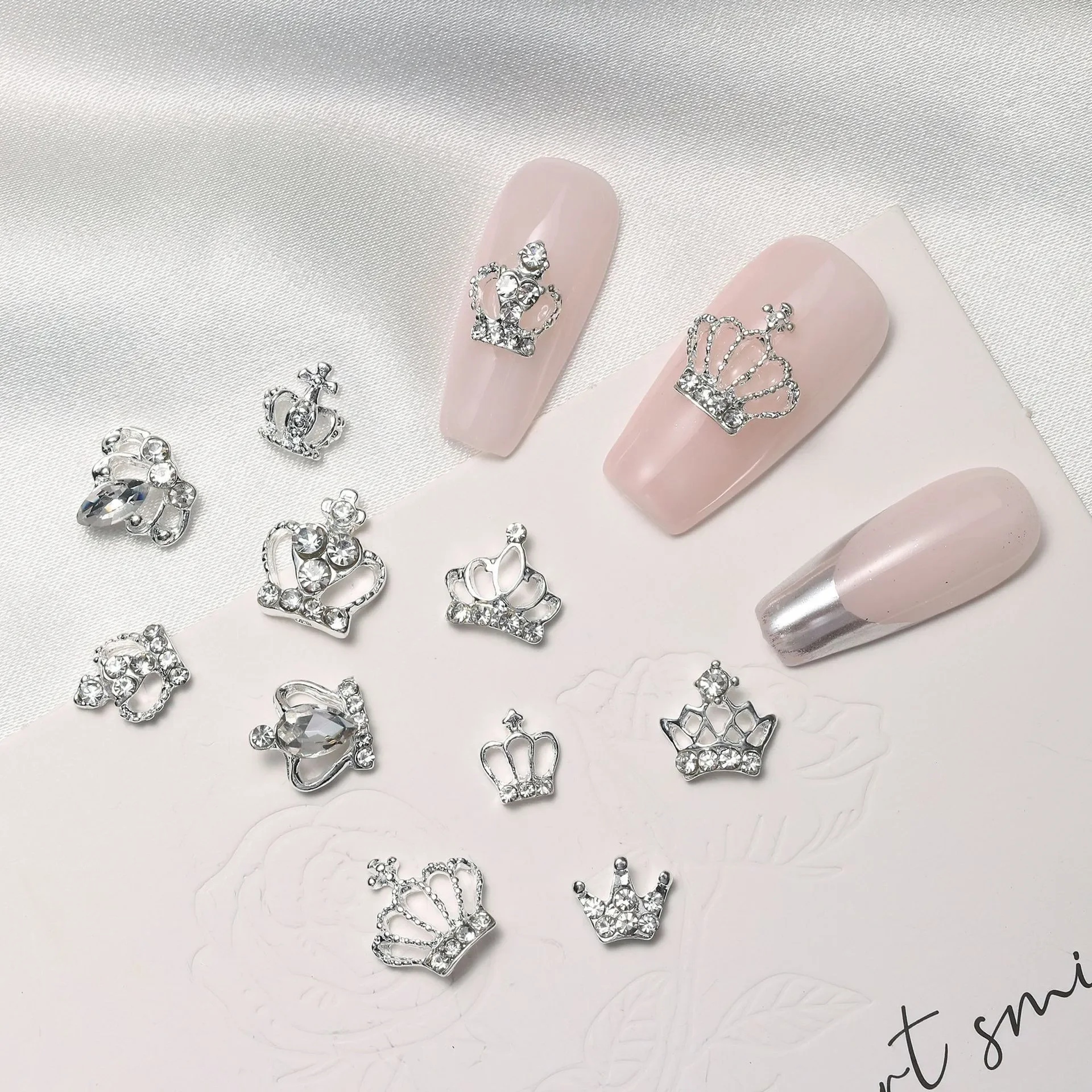 

30pcs Exquisite Crown Charms for Nails Luxury 3D Mixed Crown Shape Nail Gems with Crystal Clear Crystal Alloy Nail Art, and Craf