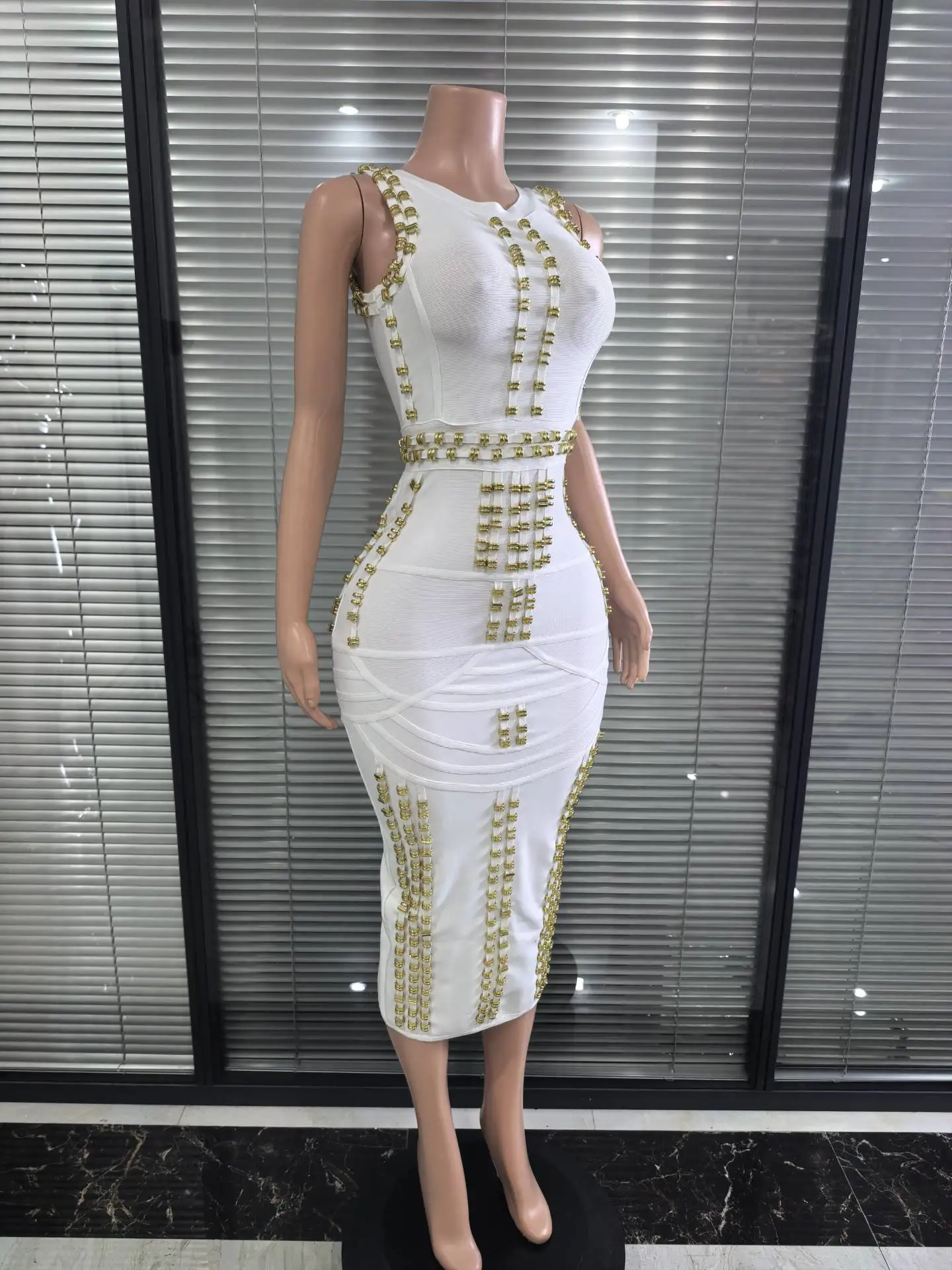 Hoge Kwaliteit Vrouwen Mouwloze Sexy O-hals Gouden Lovertjes Bodycon Mid-kalf Bandage Jurk Avondfeest Vieren Cocktail Wear