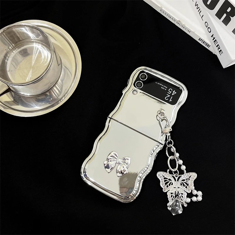 Butterfly with Pendant Bracelet Wristband Chain Wave Bumper Soft Shockproof Phone Case For Samsung Galaxy Z Flip 3 4 5 6 Cover