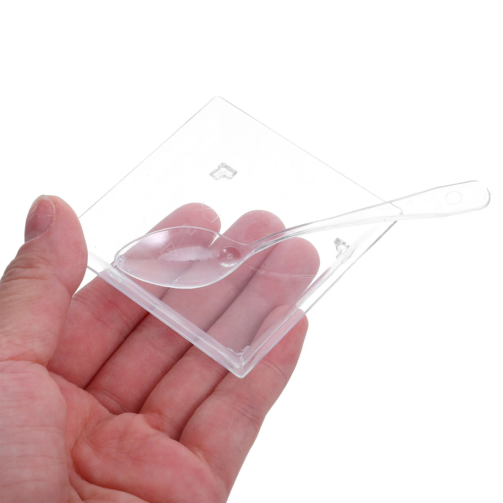 

100Pcs Clear Square Dessert Plates Mini Appetizer Platters Wedding Birthday Cake Trays with Spoons 6.2x4.5x1.6cm Snack Party
