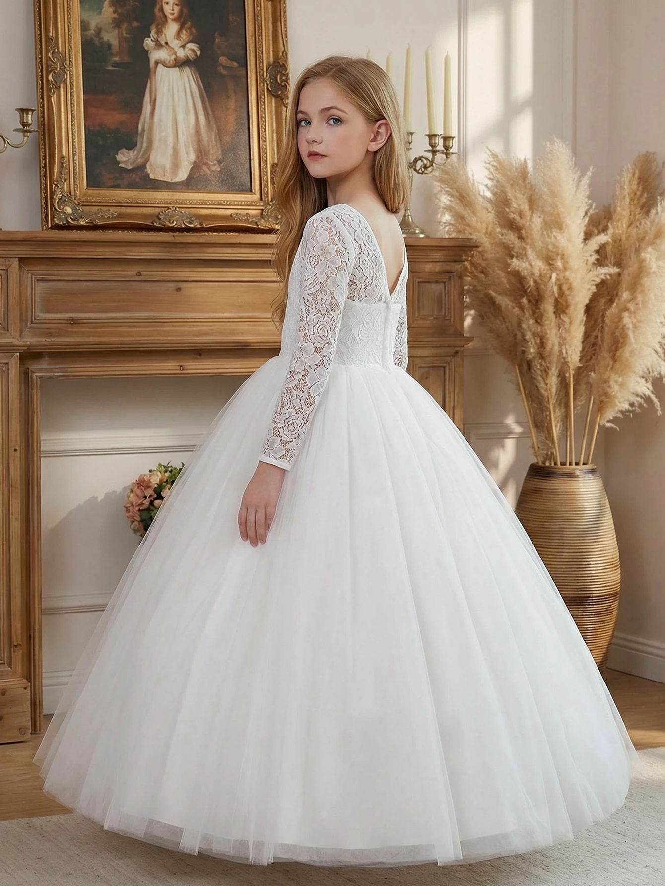Romantic White Long-Sleeved Party Dress for Teen Girls Featuring Lace Patchwork,Pearl Embellishments,V-Neck Backless Design