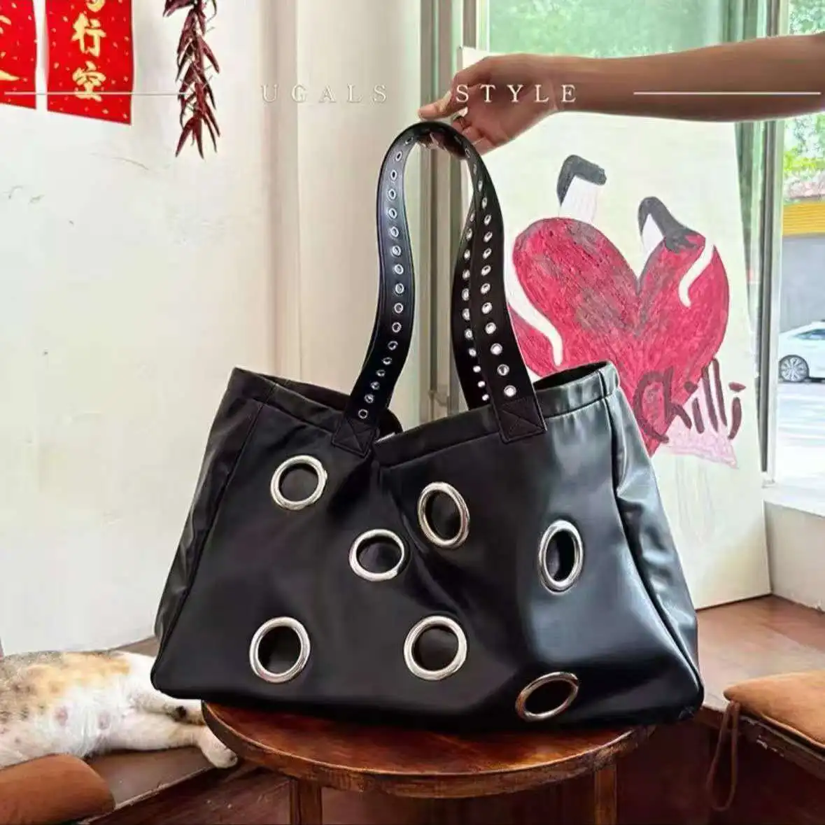 

2026 Fashionable retro style versatile with rhinestone accents Women's large capacity shopping shoulder bag