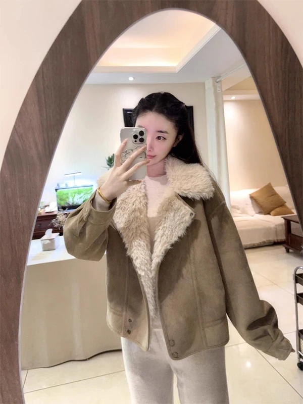 

American Retro Suede Lamb Fur Collar Jacket Loose Women's Fashionable Winter Coat Long Sleeve Button Closure Regular Length