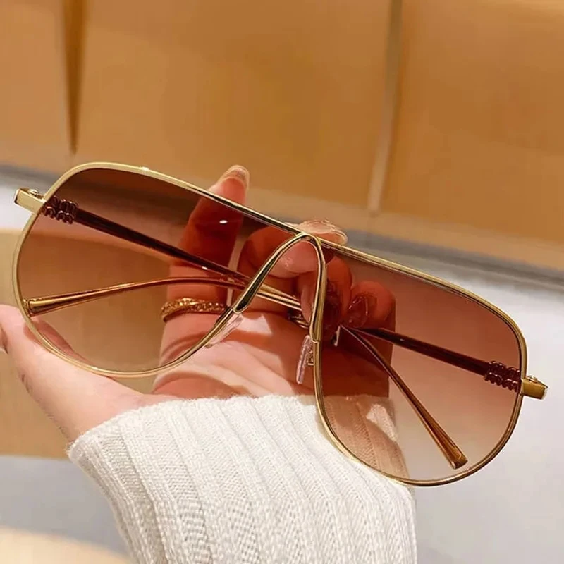 

Hot Saling New fashion brand oversize square sunglasses women vintage alloy gradient elegant sun glasses ladies driving shades