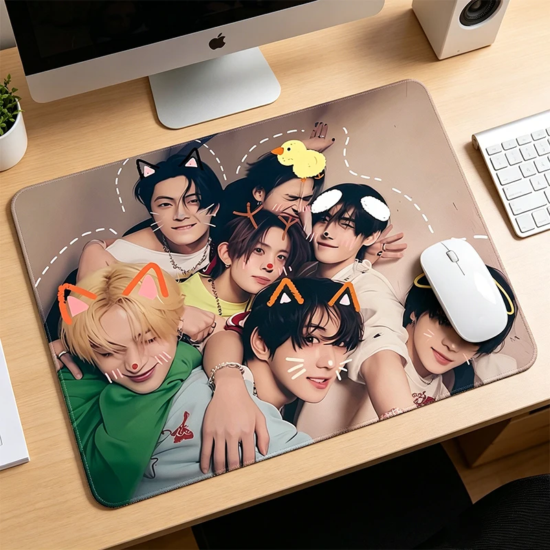 Desk Setup Kpop - ENHYPEN Kpop マウスパッド 滑り止めマウスパッド サイズ 18x22cm