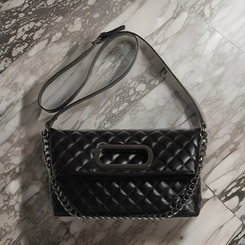 

Fashionable Large Capacity Crossbody Bag Minimalist Leather Tote For Women Trendy Commuter Vintage Designer Style
