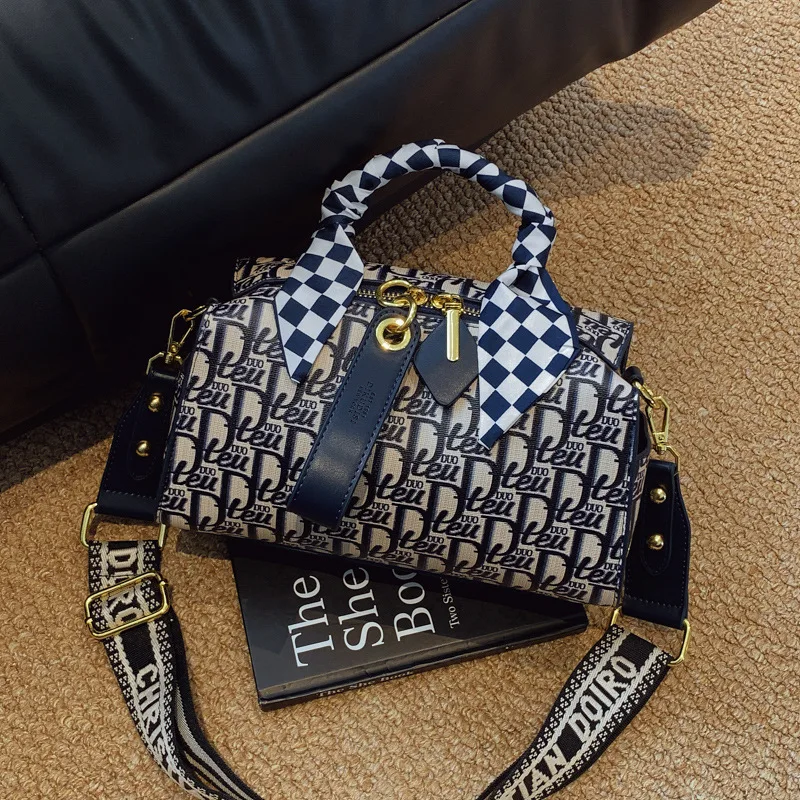 

Сумка-подушка Boston 2024, роскошная женская сумка через плечо, универсальная сумка через плечо, минималистичная сумка «день-ночь», шикарная сумка-слинг