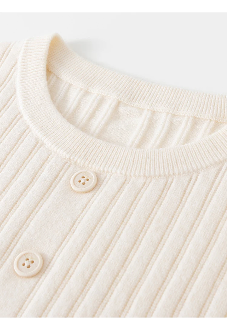 MZ62010 Damen-Pointelle-Strickpullover mit Rundhalsausschnitt, kurzen Ärmeln, Knopfdetails, Modal-Mischung, lässiger Pullover für den frühen Herbst – Detail 16