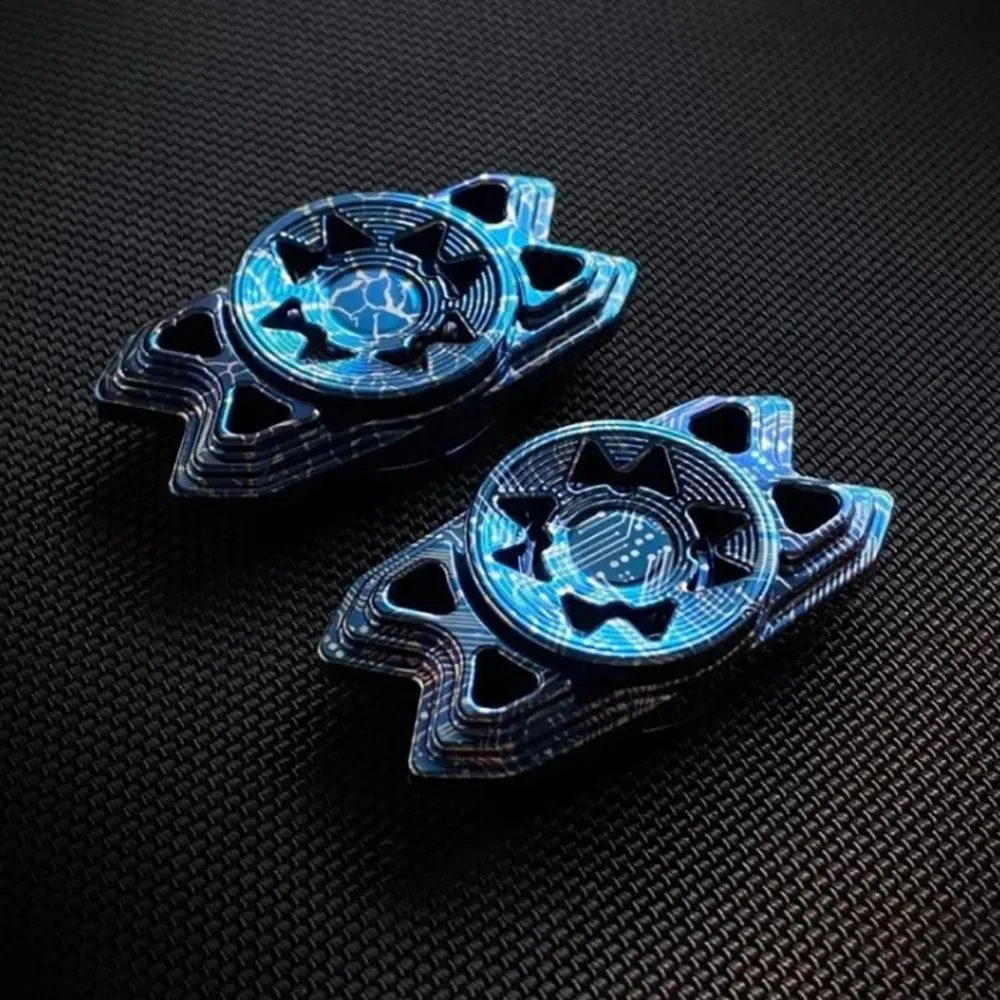 WMEDC Bat Fidget Spinner Giocattolo antistress in acciaio inossidabile Fidget Spinner a due pale Accessori da scrivania per ufficio Giocattolo novità
