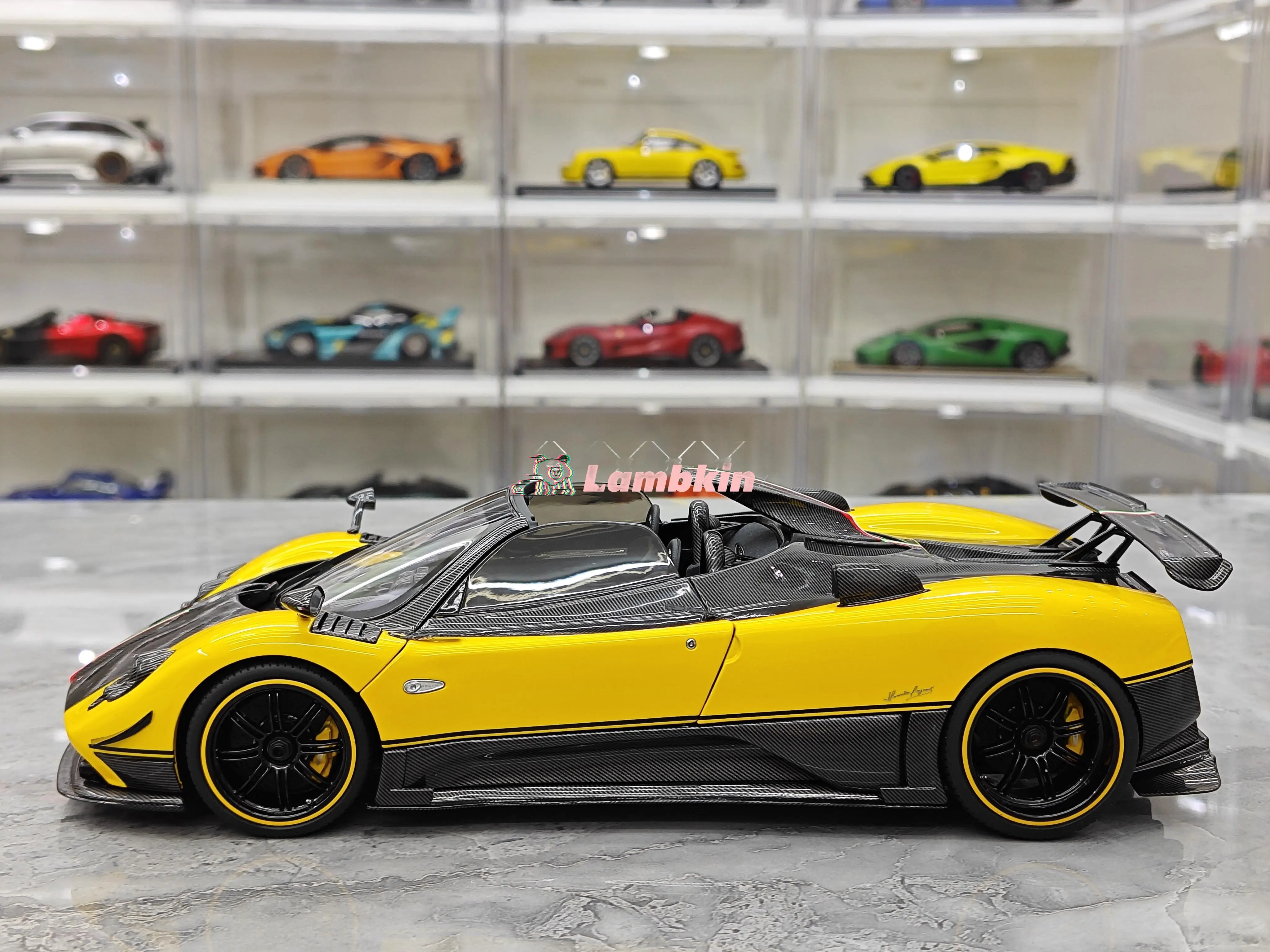 Almost Real Pagani Zonda Cinque Convertible Replica Alloy Car Model 1/18 Collectible Gift Ornament