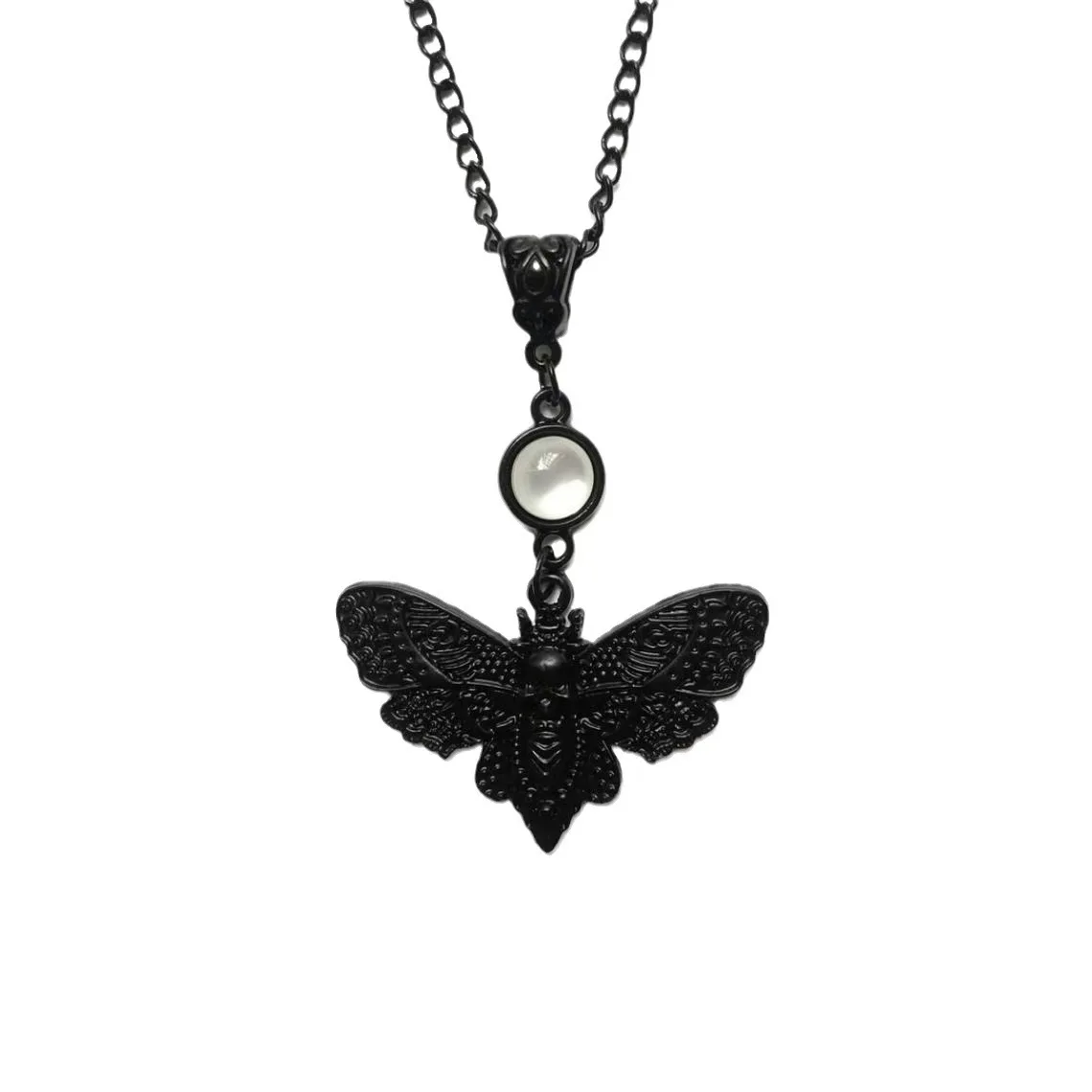 Gothic Eagle Moth Necklace Fashionable Simple Versatile Insect Jewelry Halloween Christmas Gift