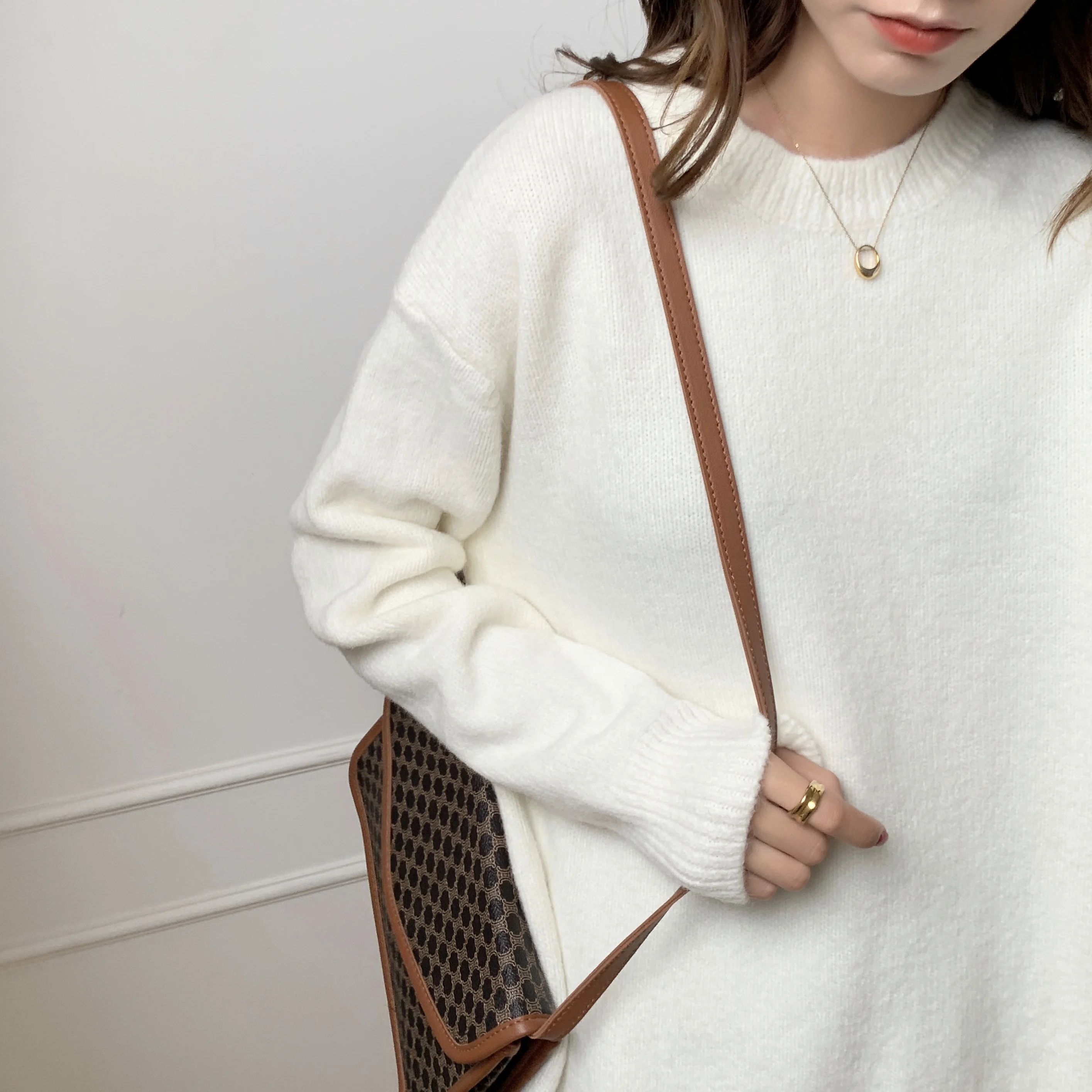 

Белый вязаный свитер, женский верхний свитер, осень-зима, свободный свободный свитер средней длины, круглый топ, верхняя одежда, удобное тепло