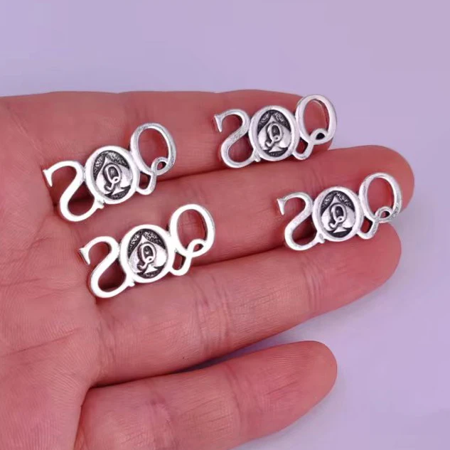 5pcs NEW Hot QOS spade Q pendant charm Gift For Women Men Accessories