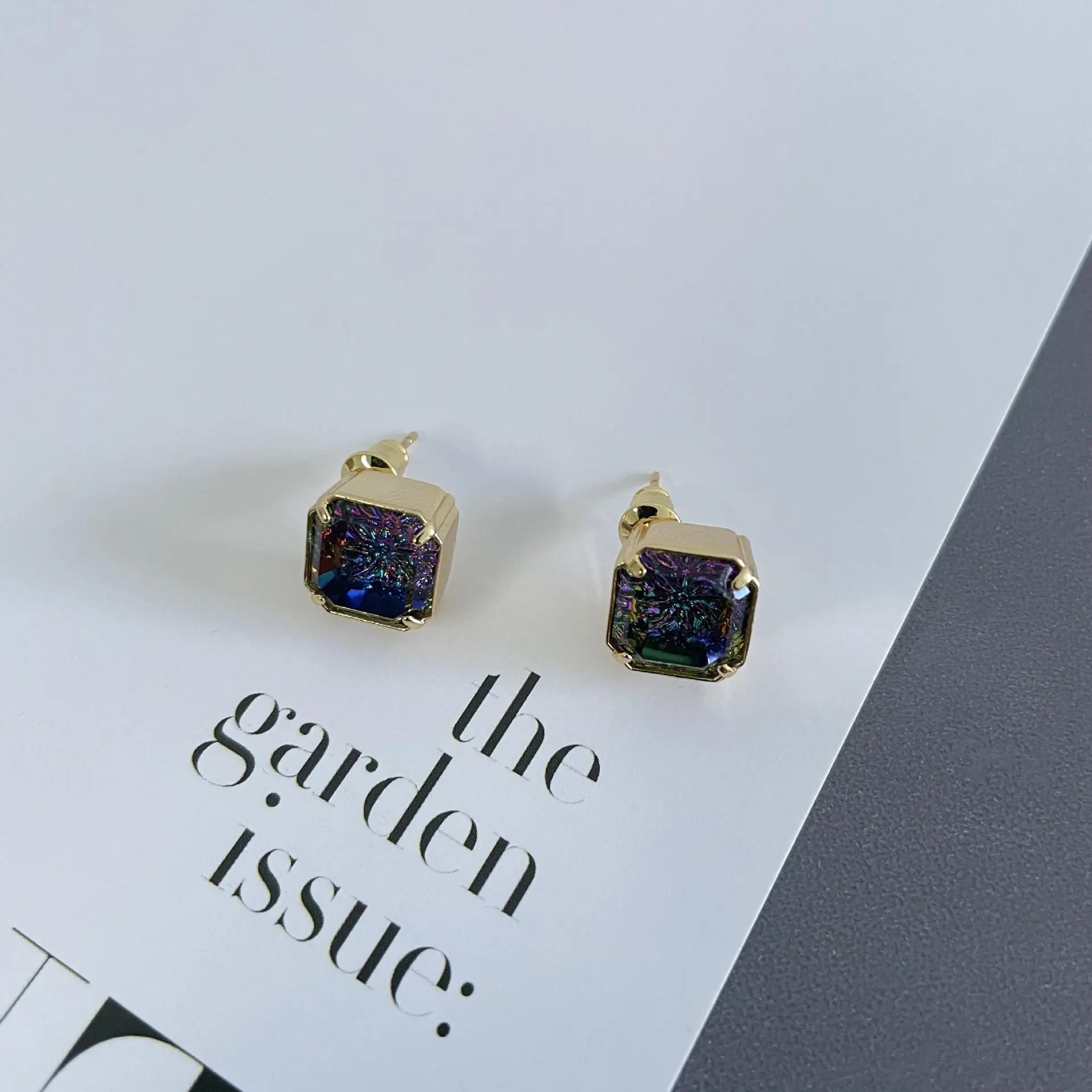 

Monet Crystal Crystal Titanium Steel Stud Earrings Light Luxury Versatile Earrings For Women