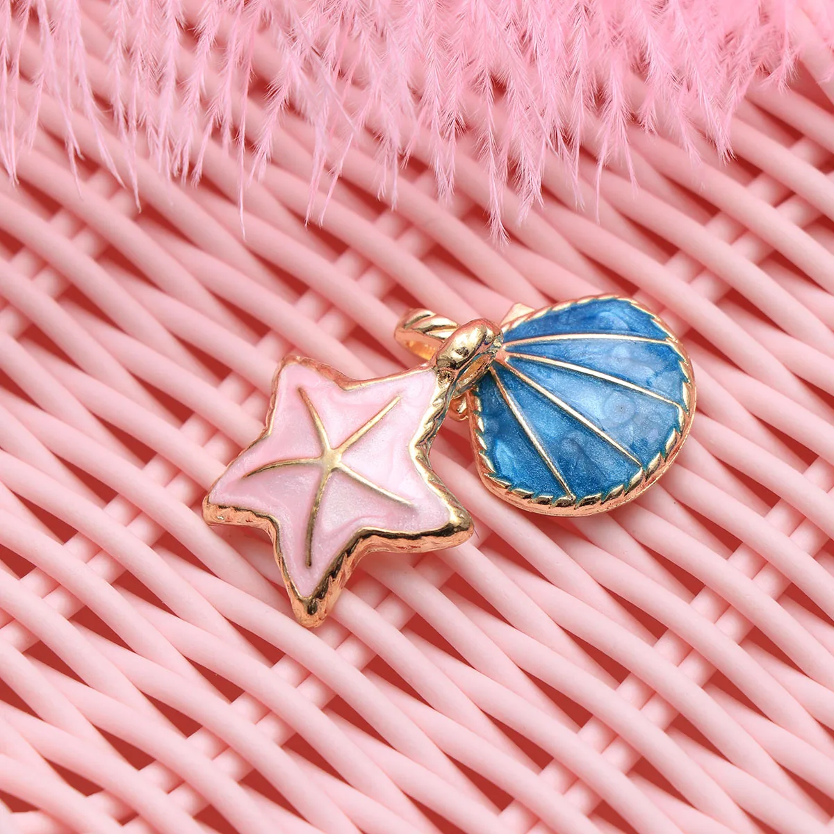 

20PCS Alloy Pendant Charms Color Pendants DIY Jewelry Making Accessory for Necklace Bracelet (Scallop, Sea Star)