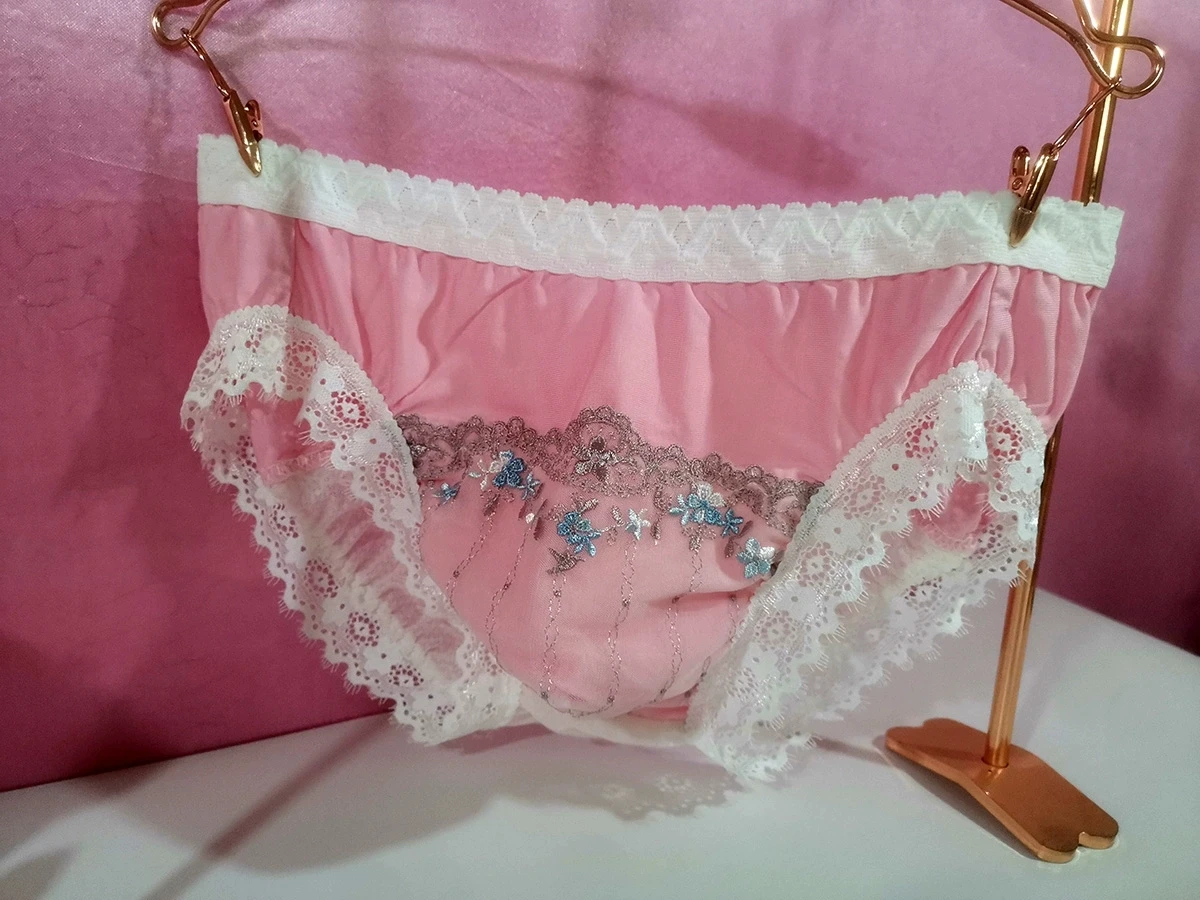 

Мужские трусики кружевного дизайна