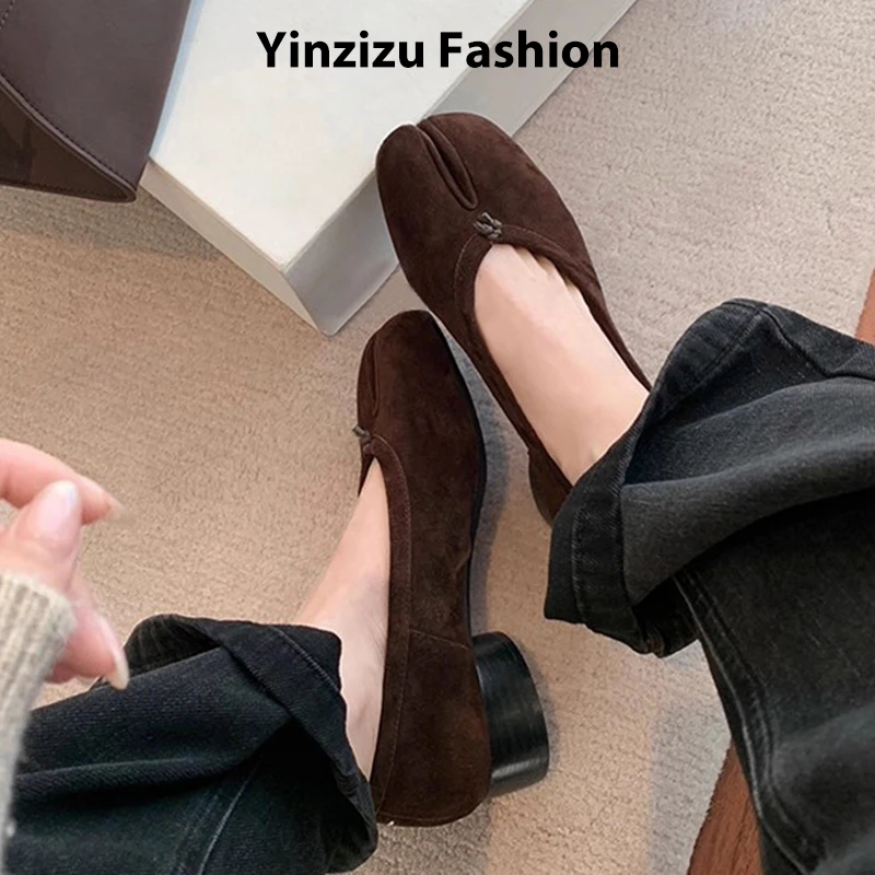 

2025 женские туфли-лодочки, модные туфли с разделенным носком, роскошный дизайн, женская повседневная обувь таби, элегантные женские туфли на высоком каблуке в стиле Ins