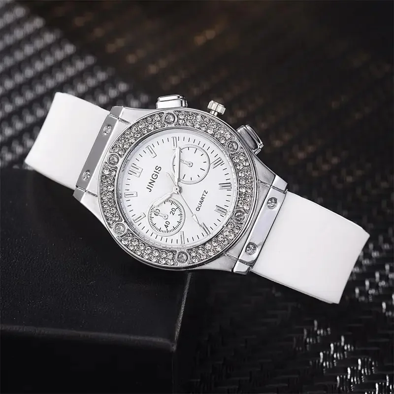 2026 Fashionable Casual Style Diamond Ladies Quartz Wristwatch Rubber Strap Simple Sport Clock Luxury Woman Watch Holiday Gifts