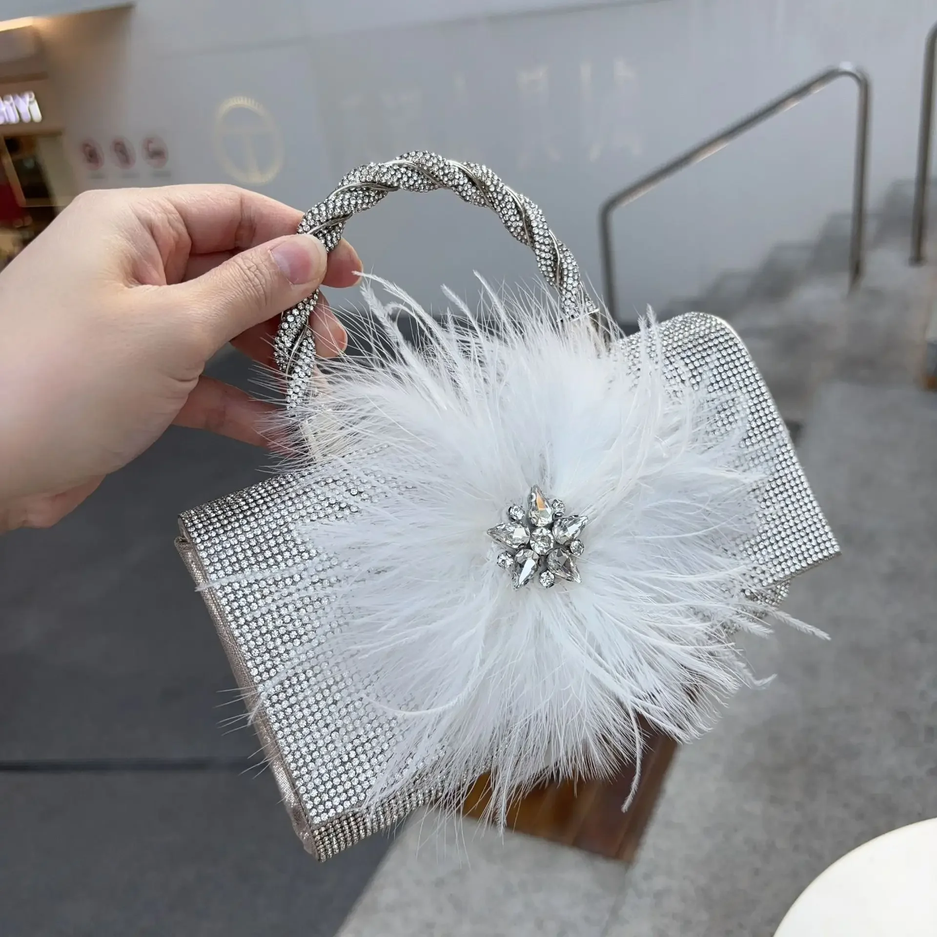 

Luxury Handmade Ostrich Hair Evening Bags Fine Diamon Inlay Sequare Handbags Wedding Party Chain Shoulder Bag Ladies Clutches