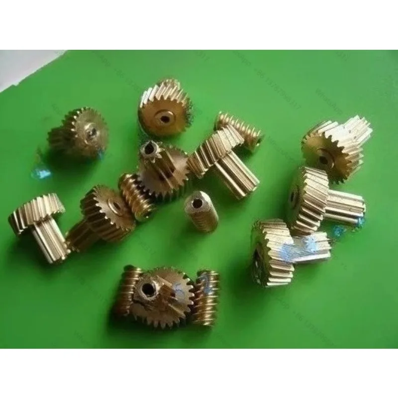 Miniature copper worm gear with 3 teeth and 24 teeth combined small speed ratio reducer