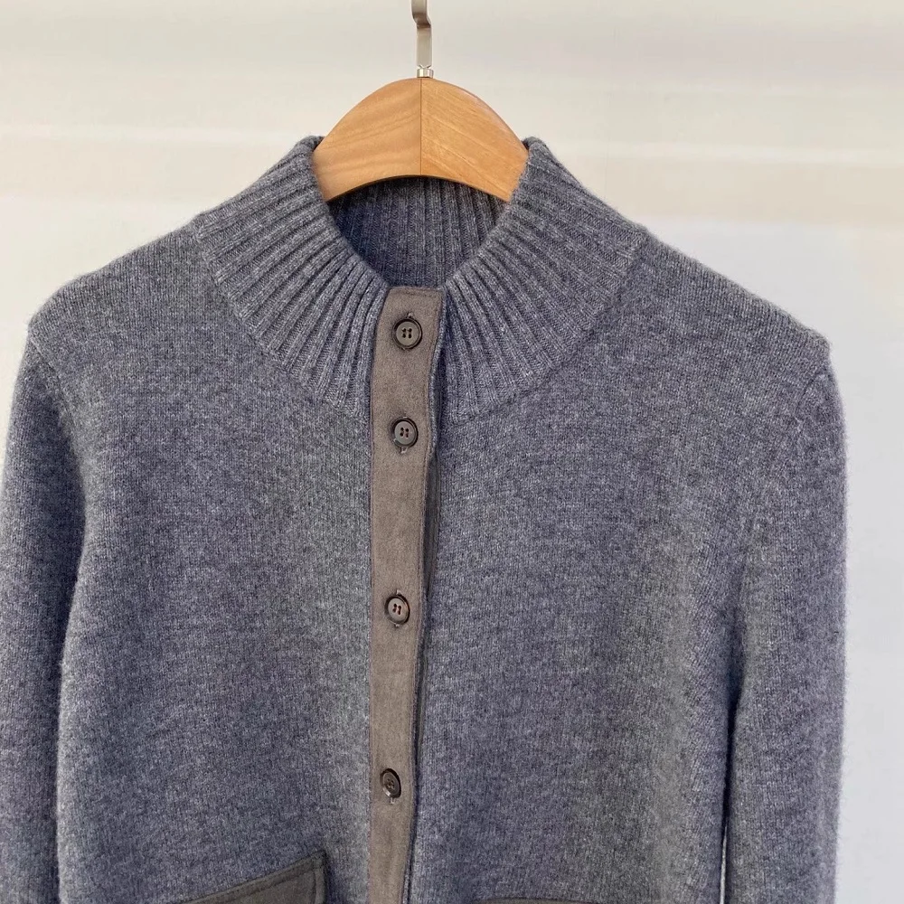 100% الصوف محبوك بالأزرار 2025 الخريف الشتاء أسود رمادي الصوف محبوك جلد الغزال كتلة اللون طويلة الأكمام بالأزرار غير رسمية