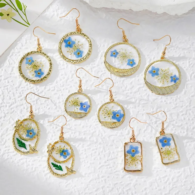 

Elegant Natural Blue Floral Earrings Handmaking Epoxy Resin Pressed Flower Earrings Unique Natural Plant Dried Flower Jewelry