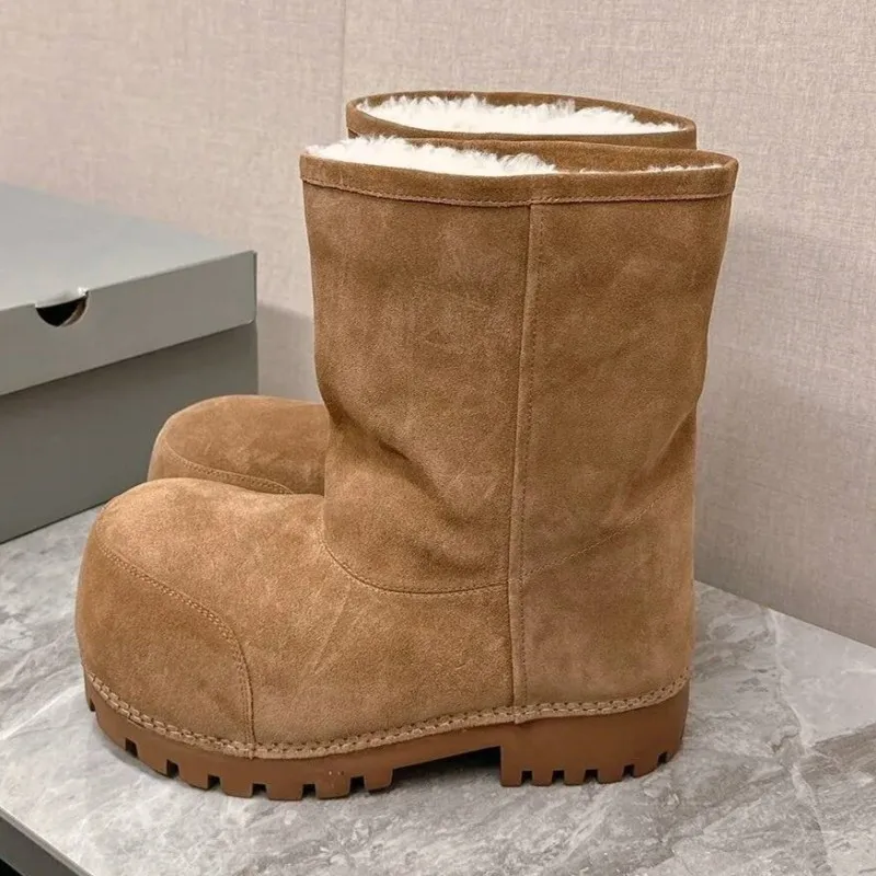 

Winter 2025 Sheepskin Short Boots Cute Big Head Snow Boots Warm Thickened Leather Fur Integrated Low Boots Trendy Youth Casual
