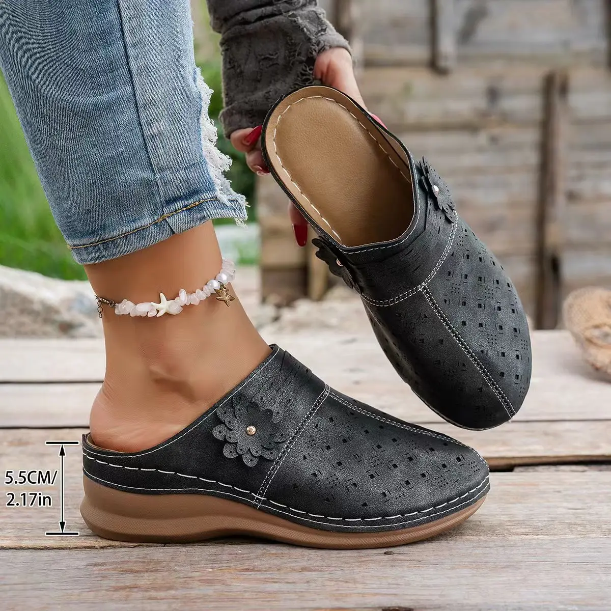 

Women's large-sized Roman-style flower-patterned breathable slippers