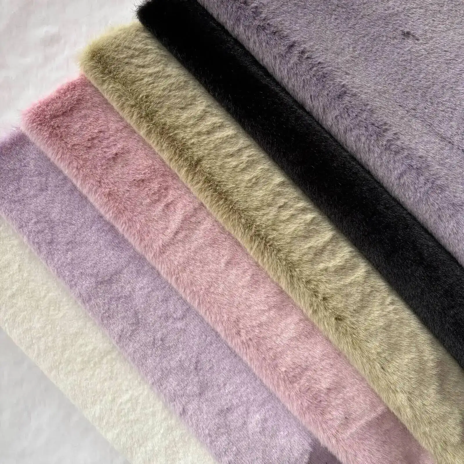 ZYFMPTEX 5mm Stretch Mink Plush Fabric 50x50cm White Soft Faux Fur Polyester Fiber Faux Fur DIY Clothing Handmade Fabric