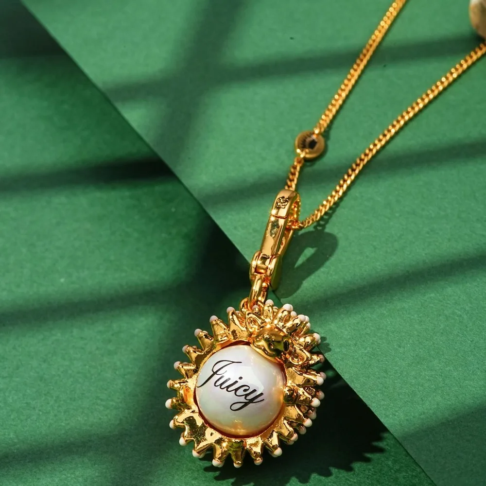 

New Copper Faux Pearl Hedgehog Pendant Necklace for Women, Fashionable and Simple, Perfect for Everyday Wear.