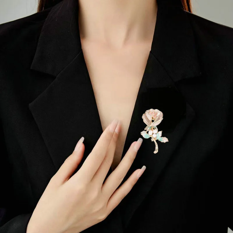 

Retro and elegant rose brooch, natural and high-end chanel-style sweet brooch, vintage style clothing accessories