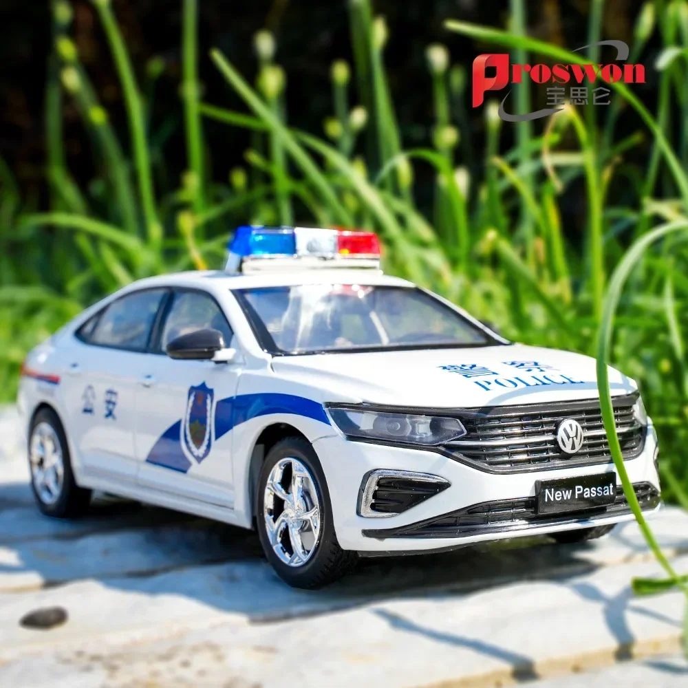 

1:24 Volkswagen Passat police car High Simulation Diecast Metal Alloy Model car Sound Light Pull Back Collection Kids Toy Gifts