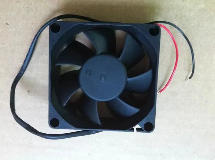 Free shipping of new ADDA 7025 AD0712UB-A71GP DC12V 0.42A 7CM dual ball fan