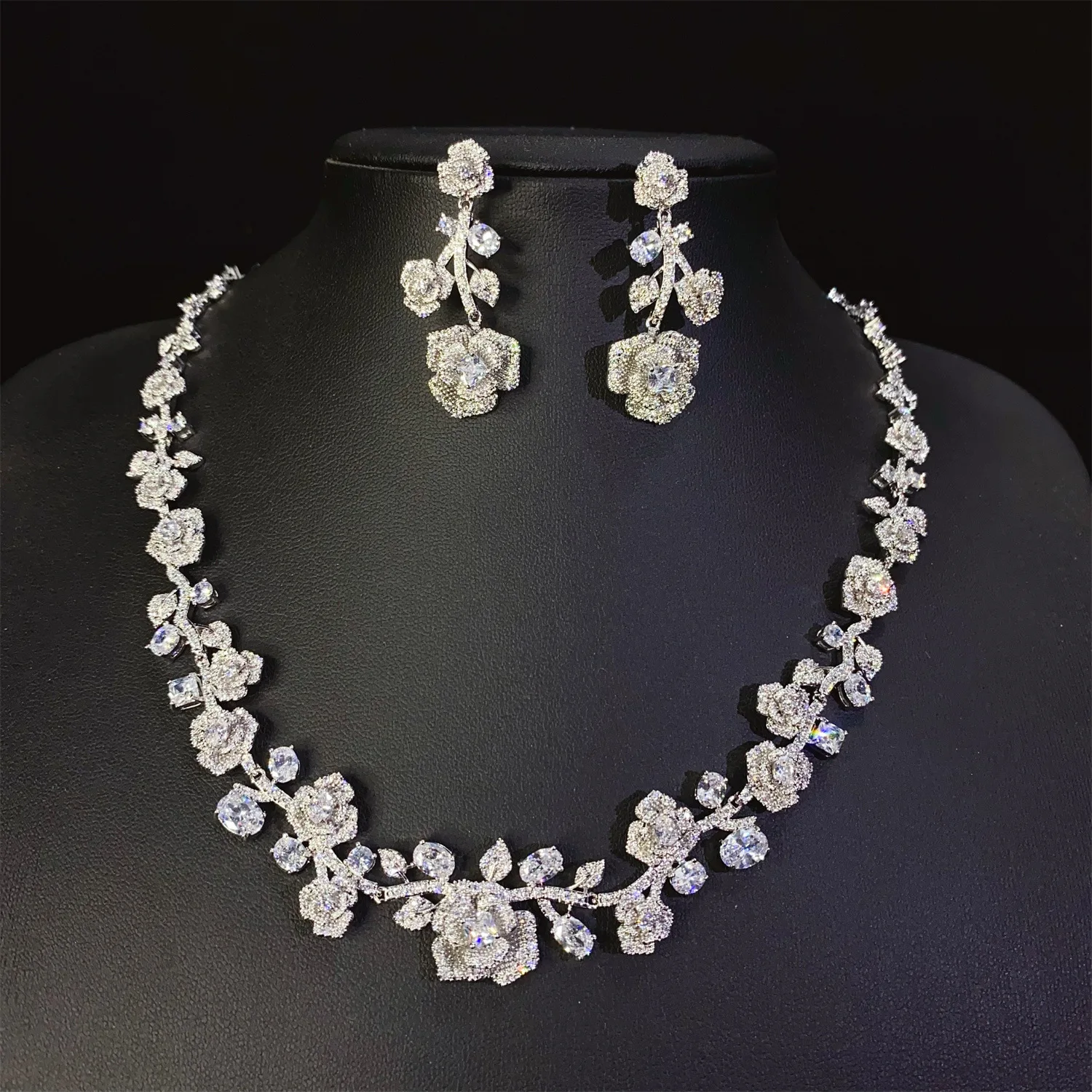 ensemble-de-bijoux-vintage-pour-femmes-accessoires-de-fete-de-mariage-collier-et-boucles-d'oreilles-en-zircon-fleurs-de-roses-vert-blanc-rouge