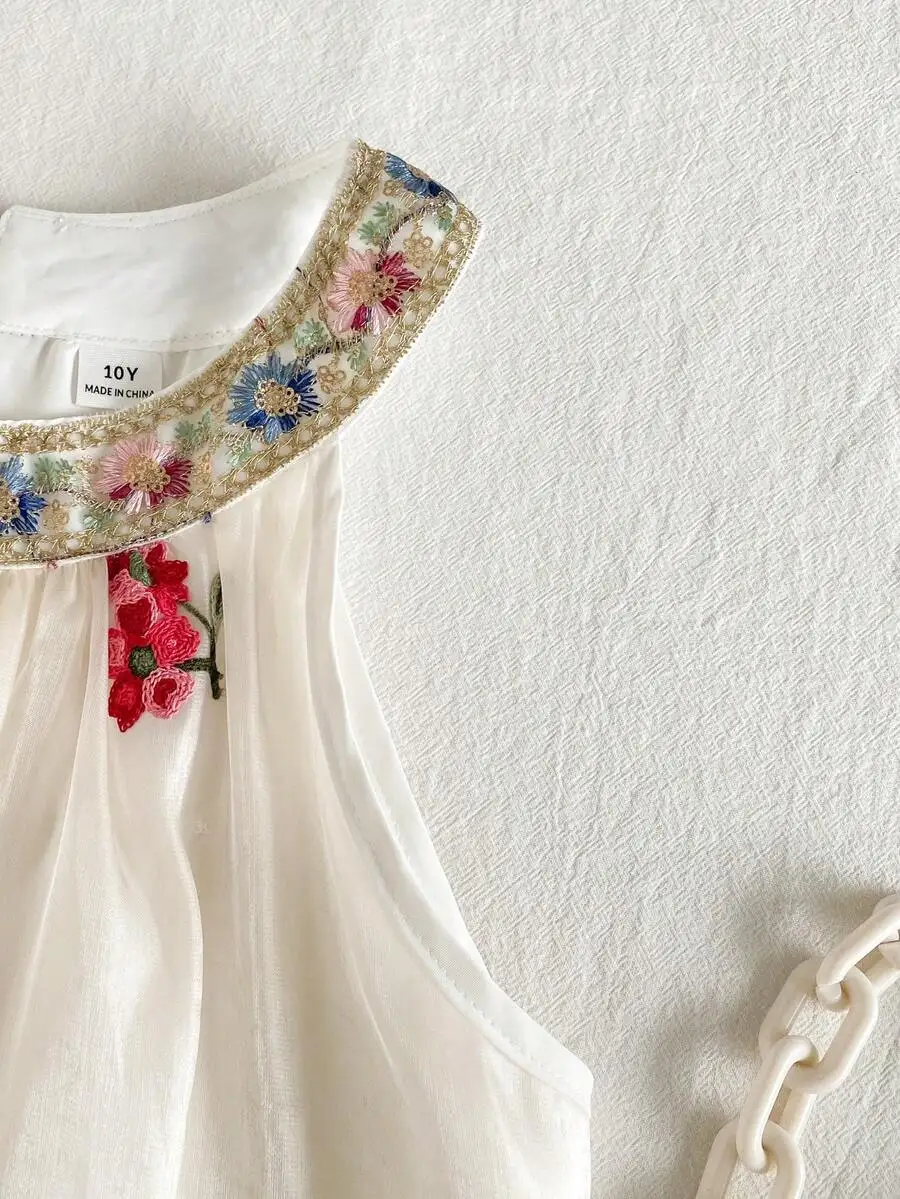 

Floral Embroidered Sleeveless Dress With Peter Pan Collar